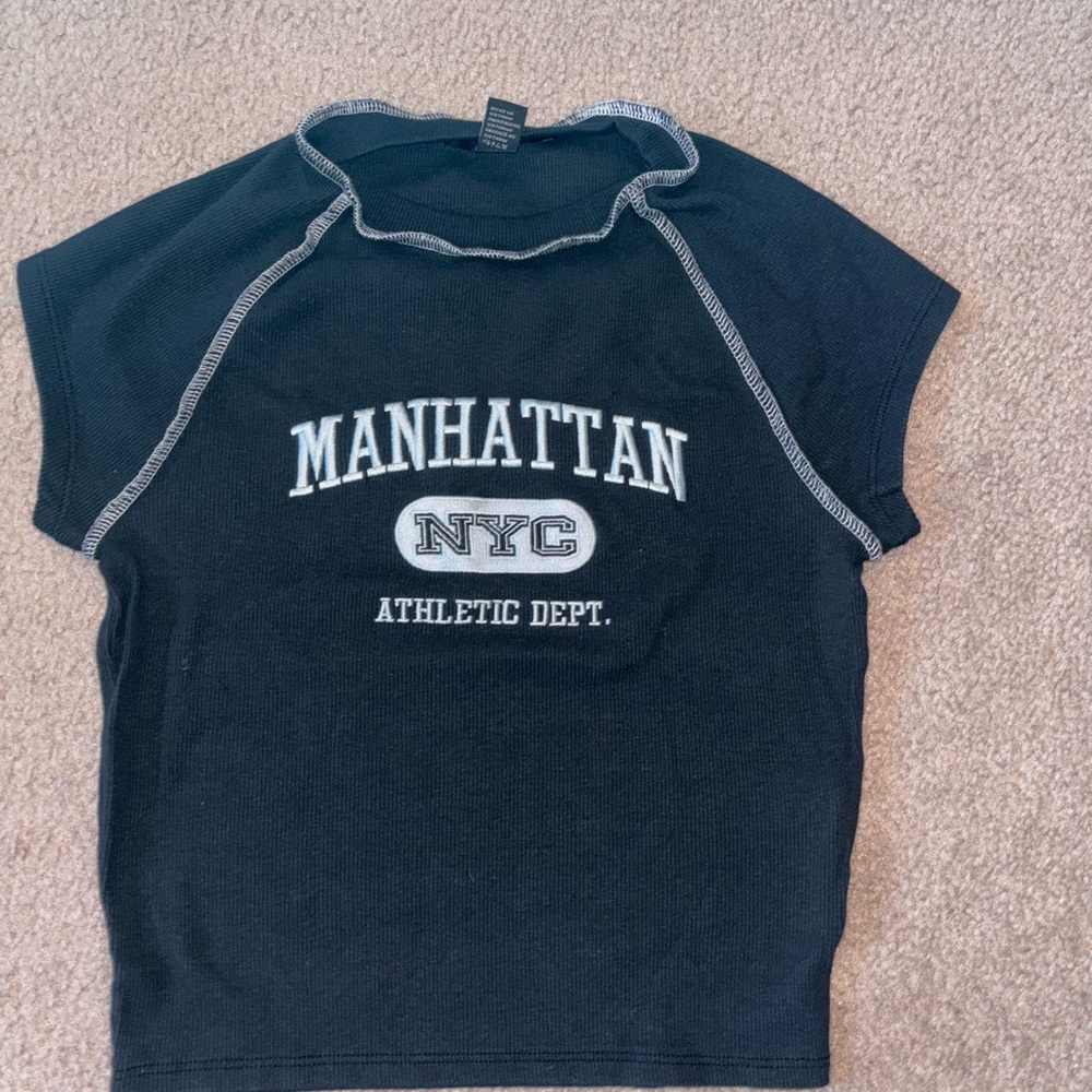 Forever 21 Black Short Sleeve Tee with Manhattan Print